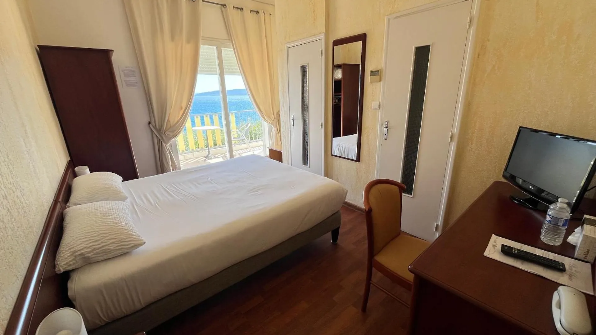 Hotel Le Beau Sejour Saint-Raphaël Frankreich